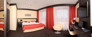 Premium bedding, in-room safe, individually decorated - Lifestyle Hotel (Prague)