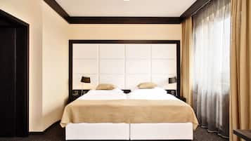 Business Double or Twin Room | 1 bedroom, premium bedding, in-room safe, individually decorated