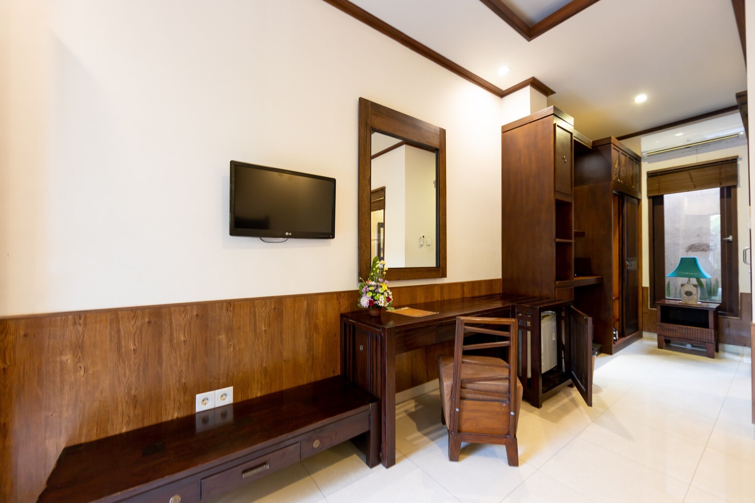 economy room, 3 single beds, pool view | 1 bedroom, minibar, in-room safe, desk