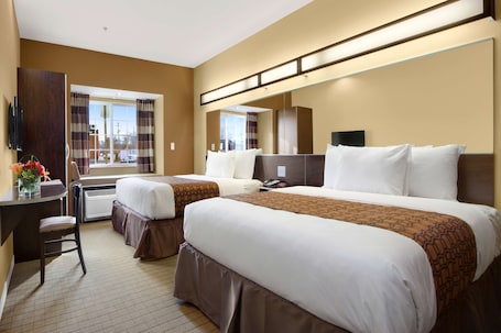 Hypo-allergenic bedding, desk, iron/ironing board, free WiFi