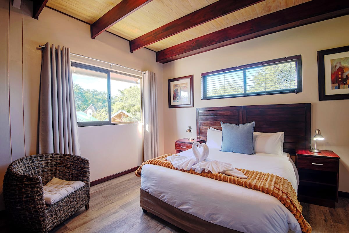 Luxury House, 3 Bedrooms, 2 Bathrooms, Garden Area | In-room safe, free WiFi, bed sheets