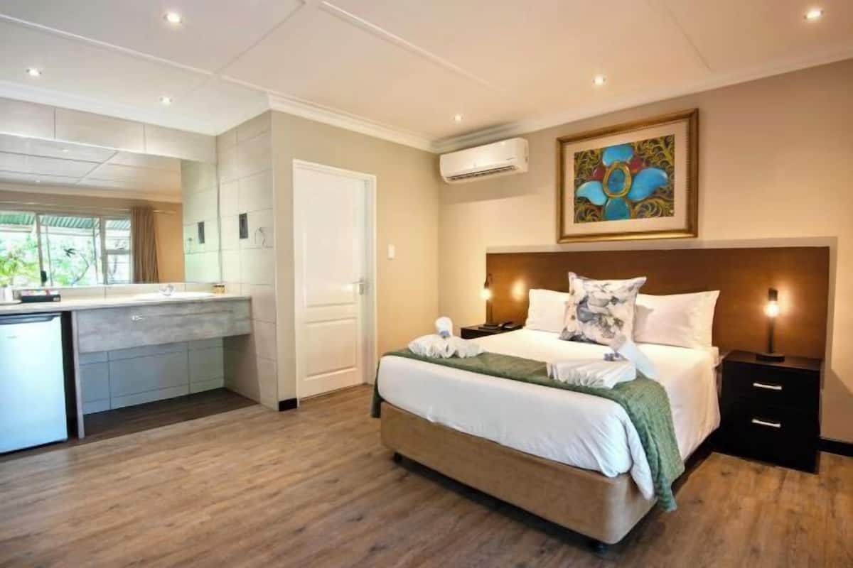 Caja de seguridad en la habitación, wifi gratis y ropa de cama