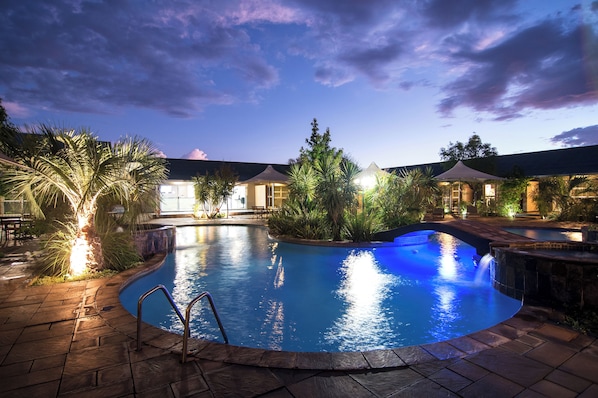 Luxury Double Room, 1 Queen Bed, Pool View | Water view