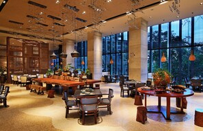 3 restaurants, breakfast, lunch, dinner served; Chinese cuisine