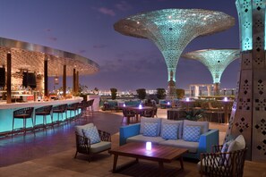 Poolside bar - Rosewood Abu Dhabi (Abu Dhabi)