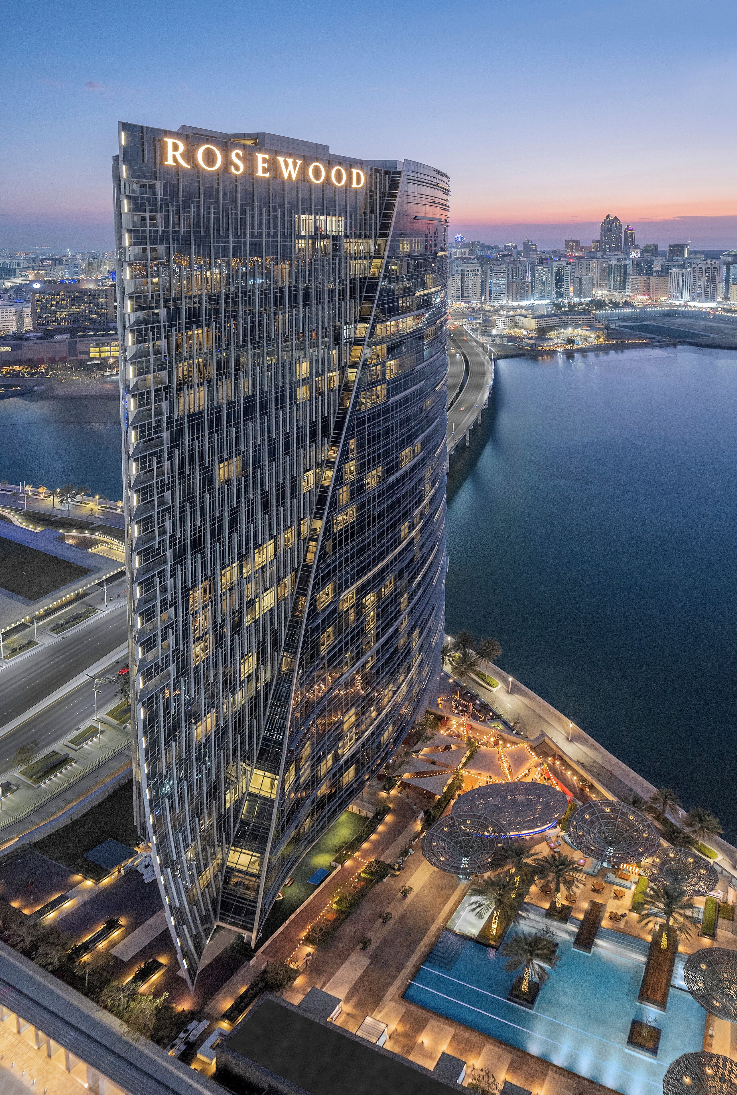 المنشأة من الخارج