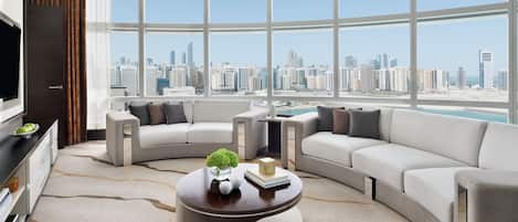 Rosewood Suite - Panoramic View | Aire de séjour | Téléviseur à écran plat de 55 po avec télévision par satellite