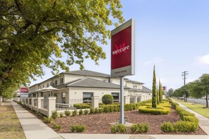 Front of property - Mercure Wagga Wagga (Wagga Wagga)
