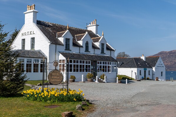 Exterior - Eilean Iarmain (Sleat)