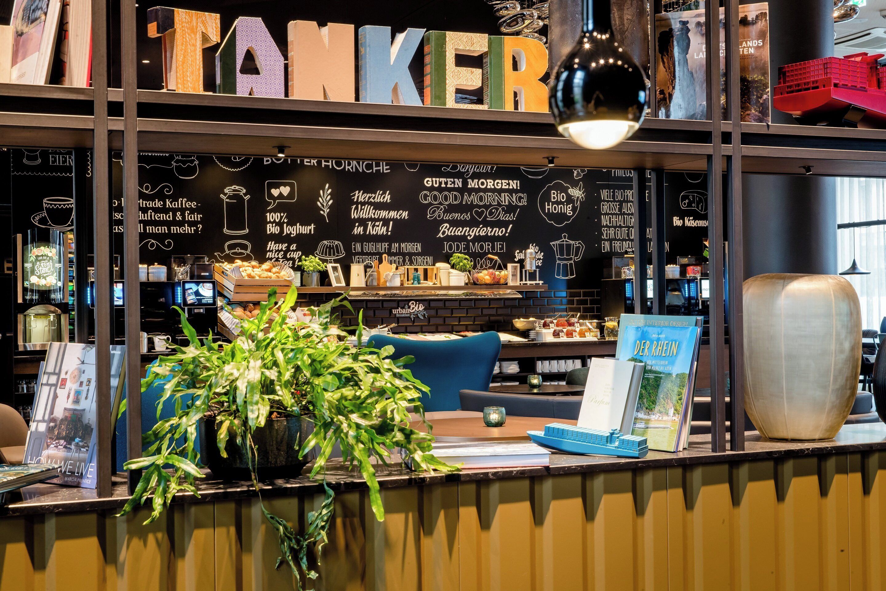 daily buffet breakfast for a fee