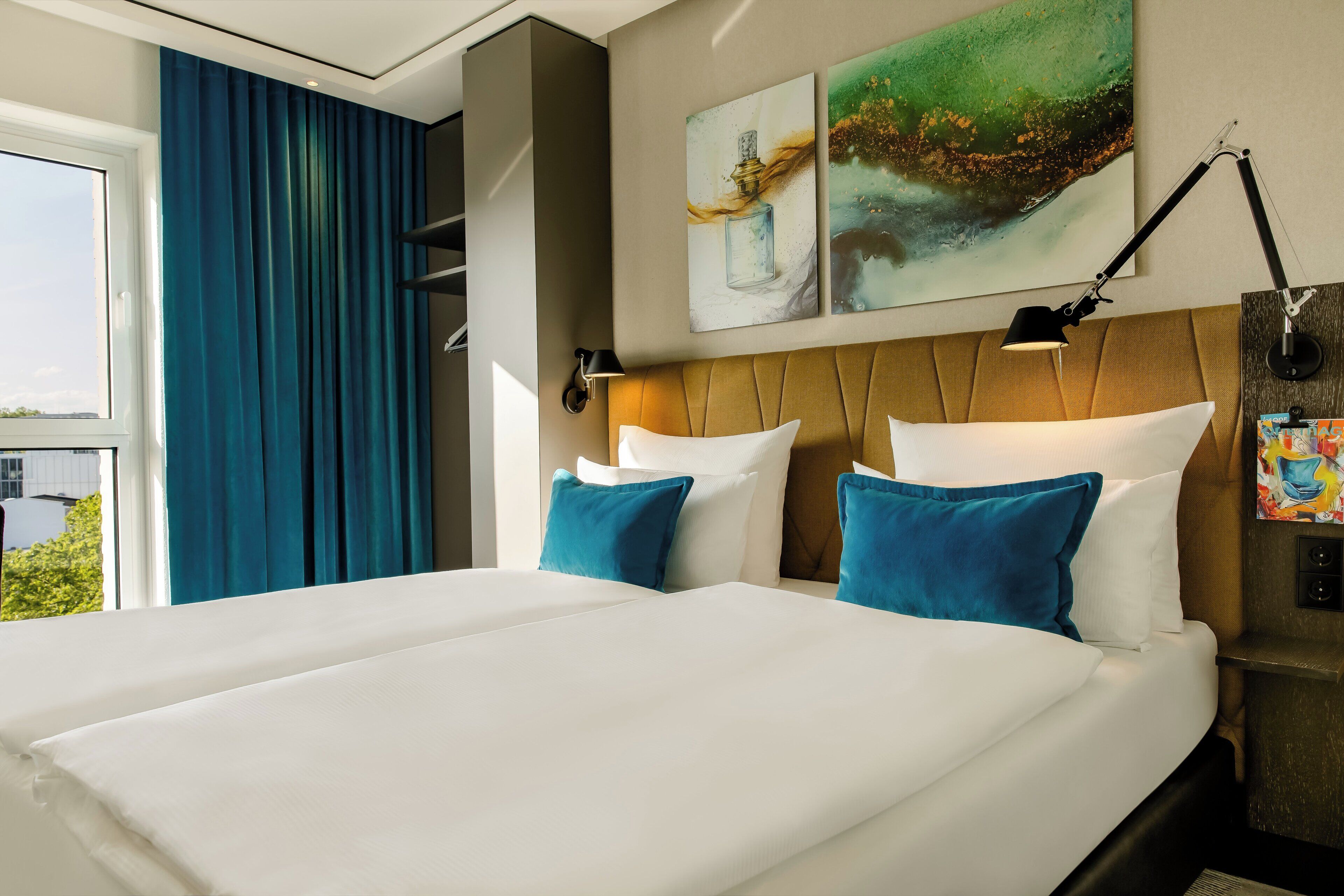 standard room, 1 king bed | desk, soundproofing, free wifi, bed sheets