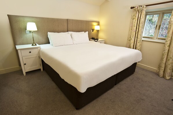 Individually decorated, individually furnished, desk, soundproofing