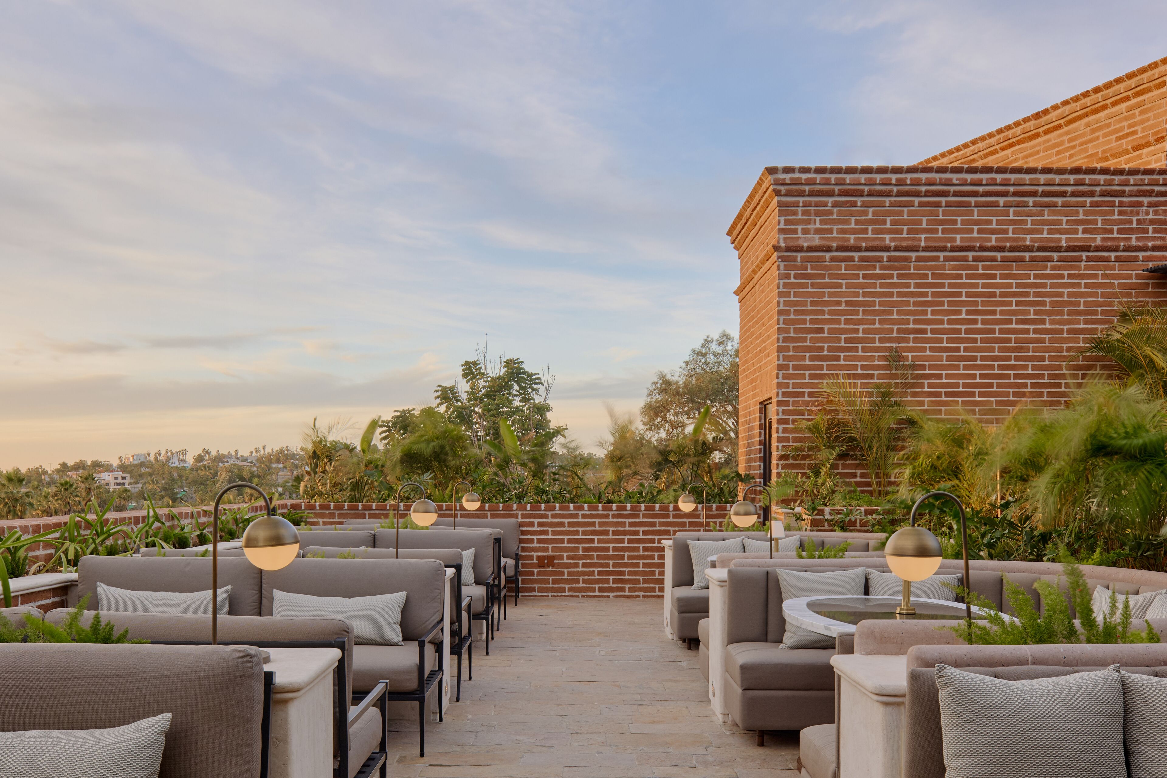 المنشأة من الخارج