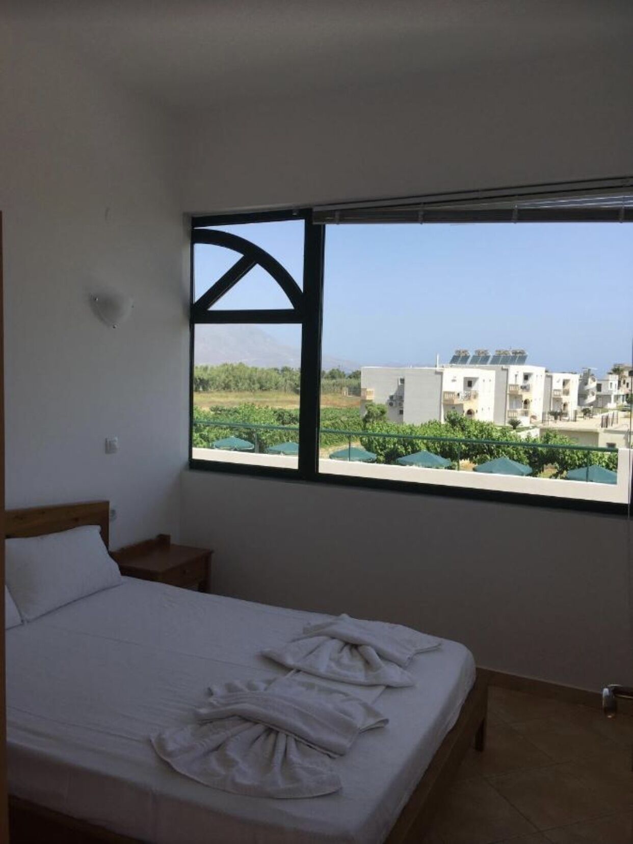 two-bedroom apartment sea view | free wifi, bed sheets