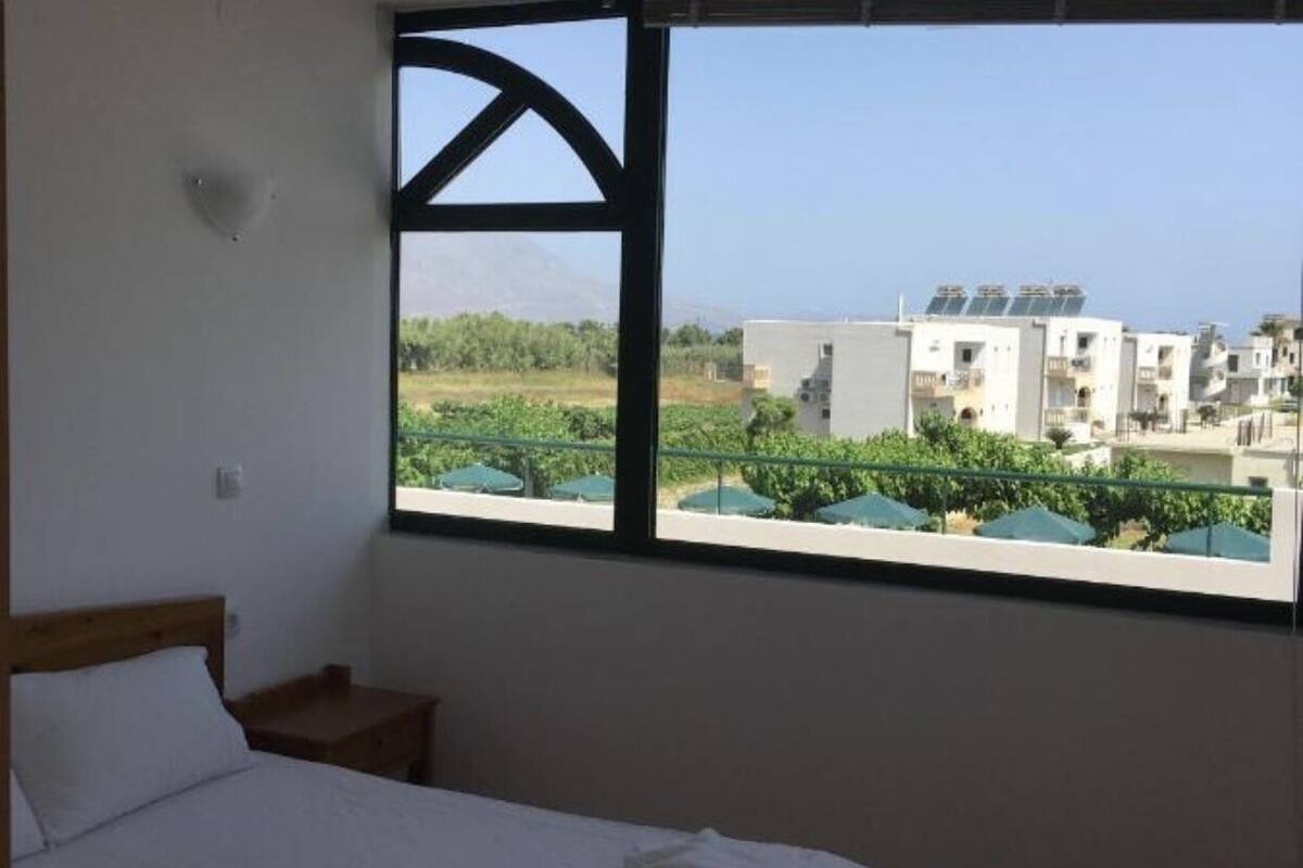 two-bedroom apartment sea view | free wifi, bed sheets