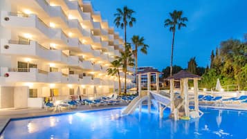 2 outdoor pools, pool umbrellas, sun loungers