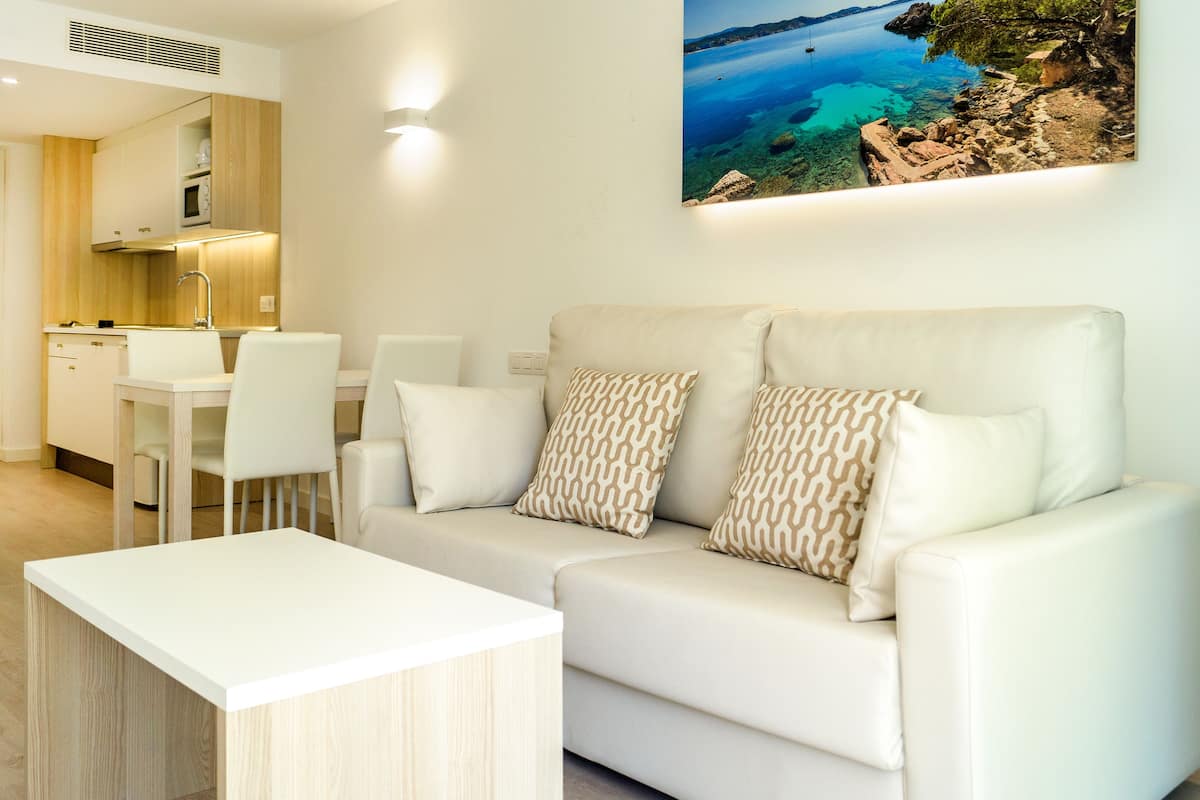 Desk, cots/infant beds, free WiFi, wheelchair access