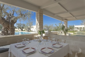 Lunch and dinner served  - Masseria Torre del Diamante (Fasano)