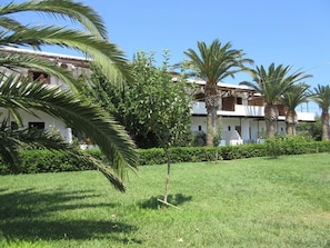 Exterior - Meroi Studios (Skiros)