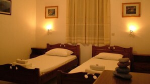 Studio - Meroi Studios (Skiros)