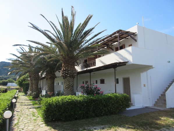 Exterior - Meroi Studios (Skiros)