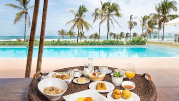 Colazione completa, servita tutte le mattine (18 USD a persona)
