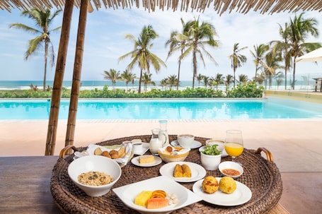 Daily full breakfast (USD 18 per person)