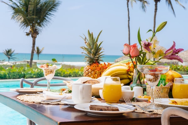 Colazione completa, servita tutte le mattine (18 USD a persona)