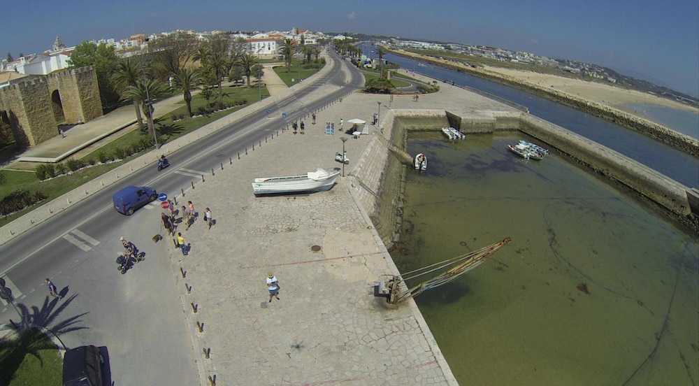 Inn Seventies by null