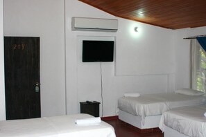 In-room safe, bed sheets