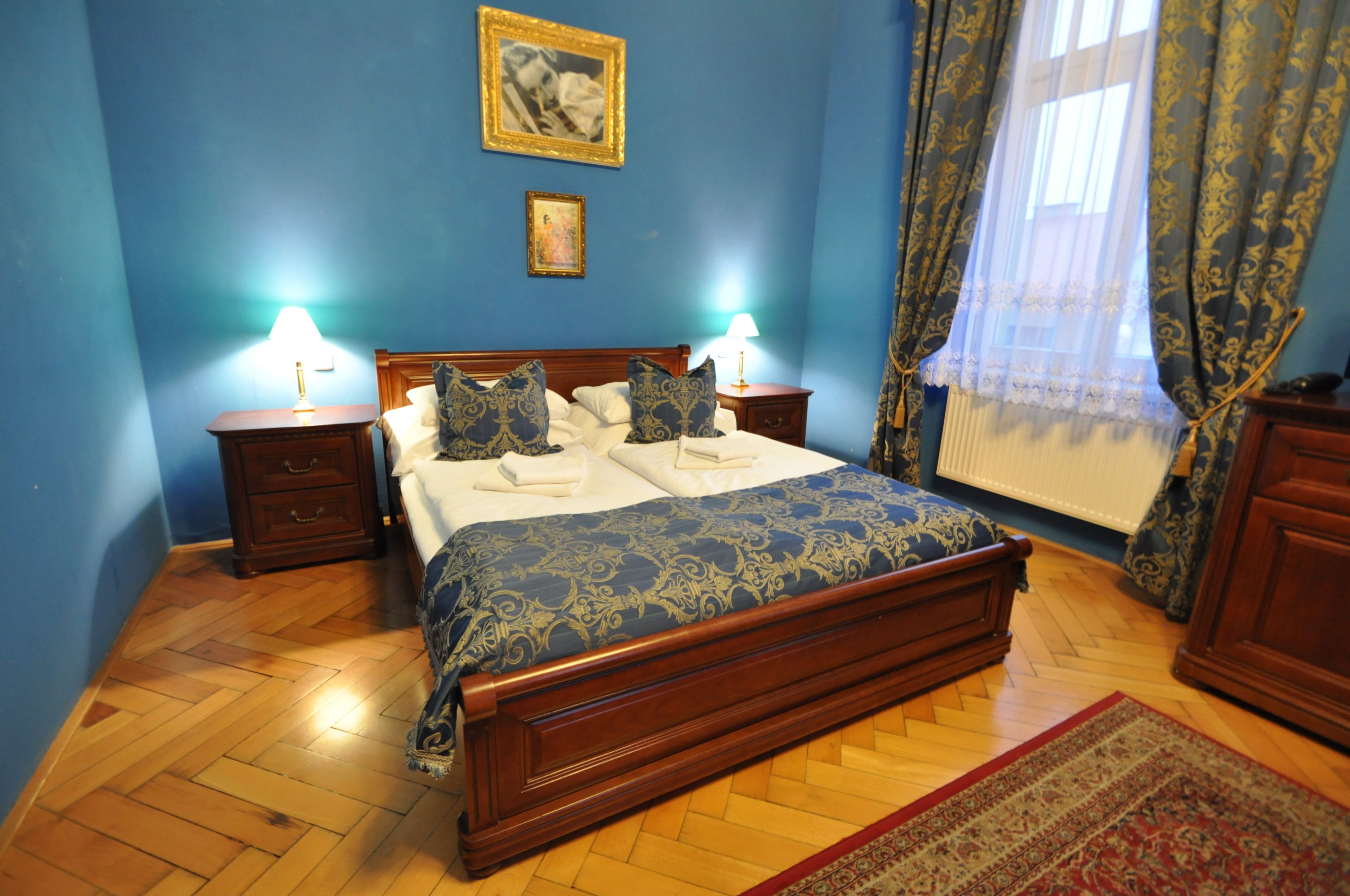 Comfort suite, 1 kingsize bed | Een minibar, een kluis op de kamer, verduisterende gordijnen