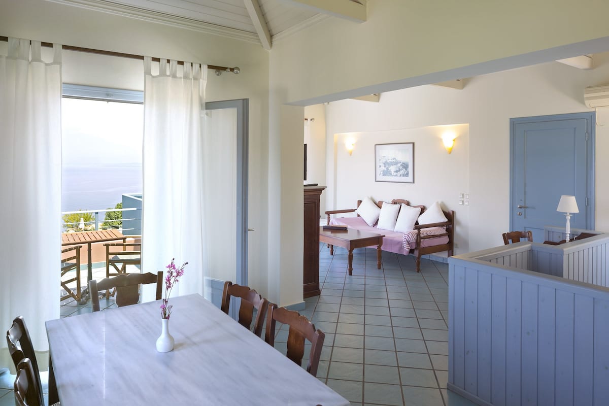 Appartement Duplex Familial, 2 chambres, cuisine, vue mer (Apartment for 4) | Restauration dans la chambre