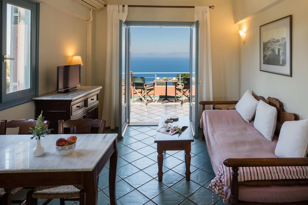 Appartement Confort, 1 chambre, balcon, vue mer | Coin séjour