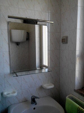 Economy Apartment, 2 Bedrooms, Kitchen | Bathroom - Residence San Leo Appartamenti (Briatico)