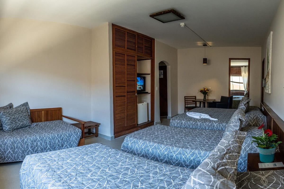Minibar, Zimmersafe, kostenloses WLAN, Bettwäsche