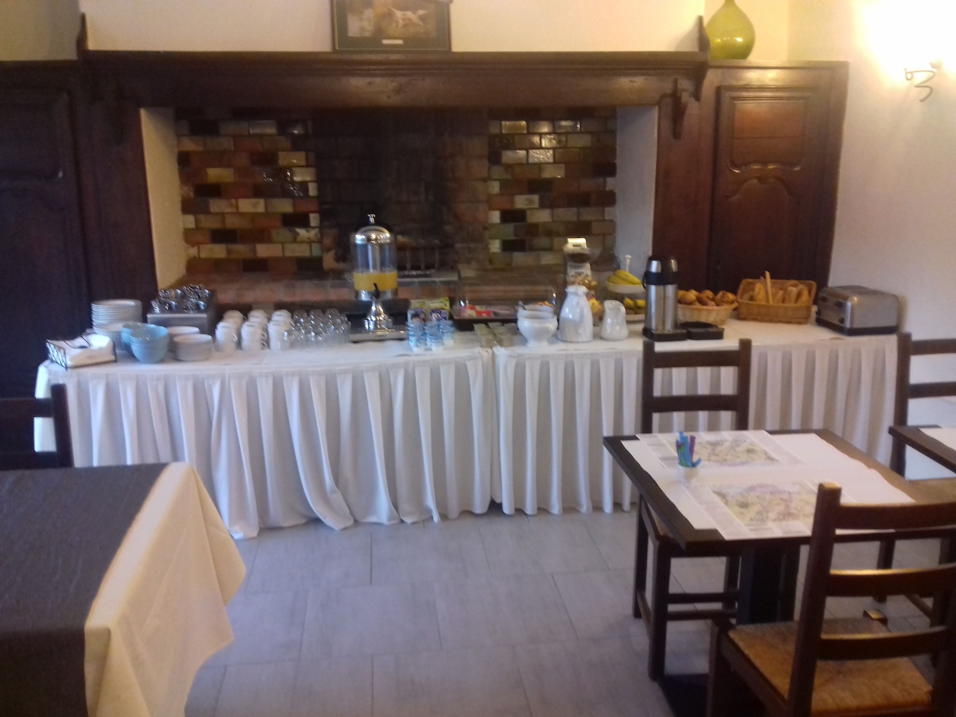 daily continental breakfast (eur 11.5 per person)