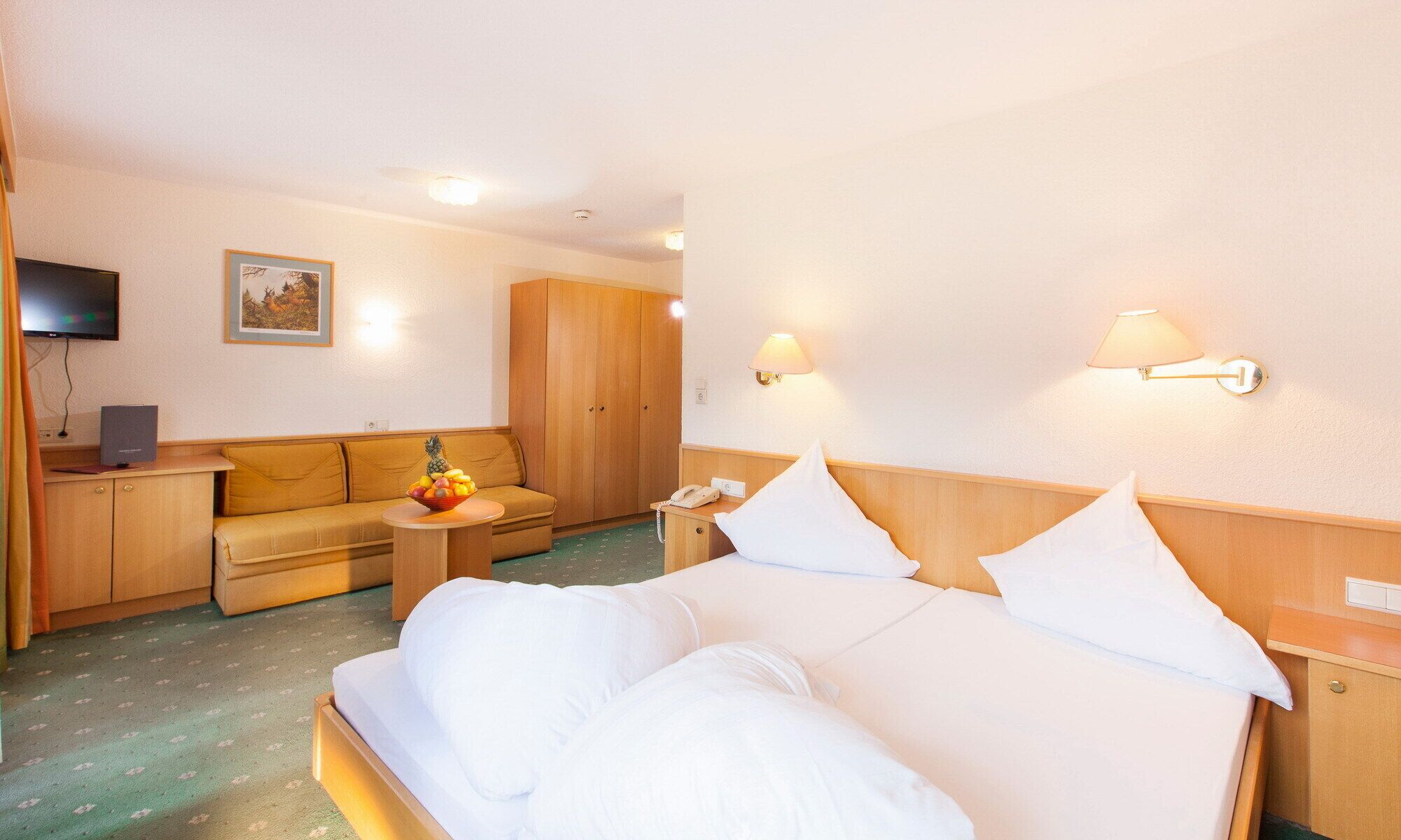 hypo-allergenic bedding, in-room safe, cots/infant beds, travel cot