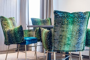 Superior Double Room, 1 Bedroom, Non Smoking | Living area | Flat-screen TV - Riders In (Soelden)