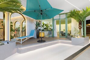 Breakfast, lunch, dinner served; Chinese cuisine  - Vanburgh Hotel (Guangzhou)