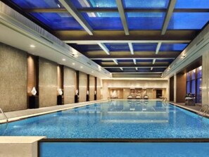Indoor pool - The Qube Hotel Shanghai Xinqiao (Shanghai)