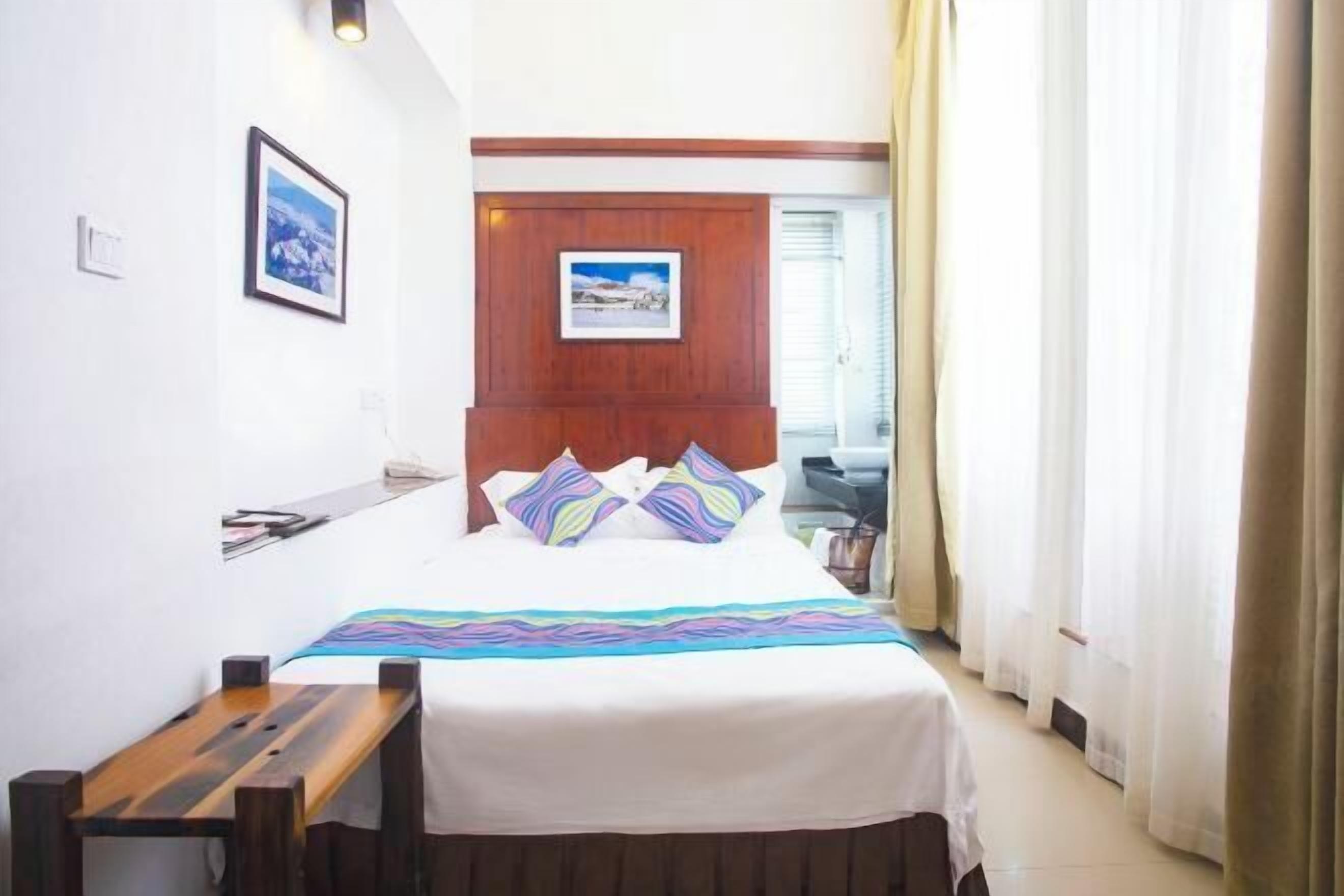 Työpöytä, ilmainen kiinteä internetyhteys