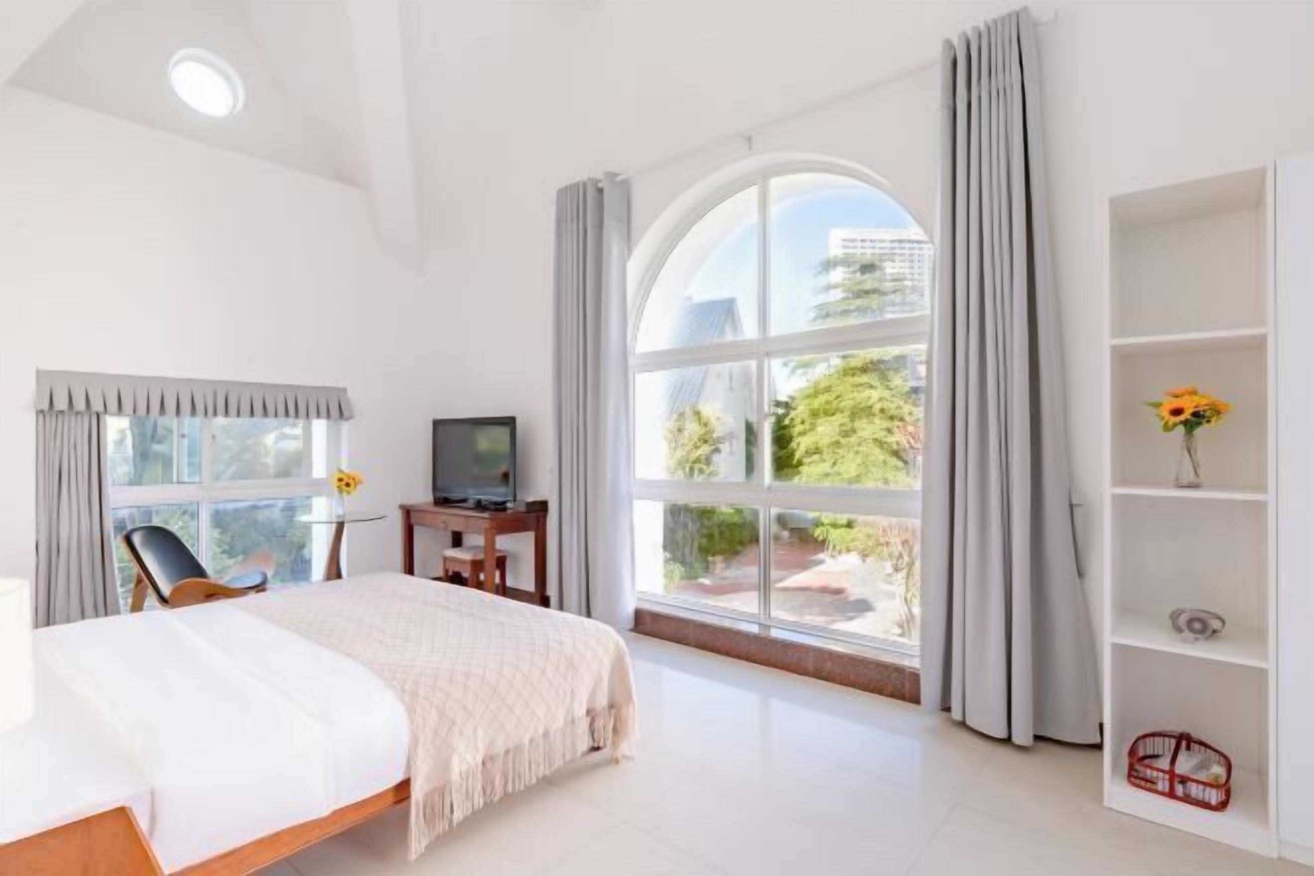 Escritorio y internet por cable gratis 