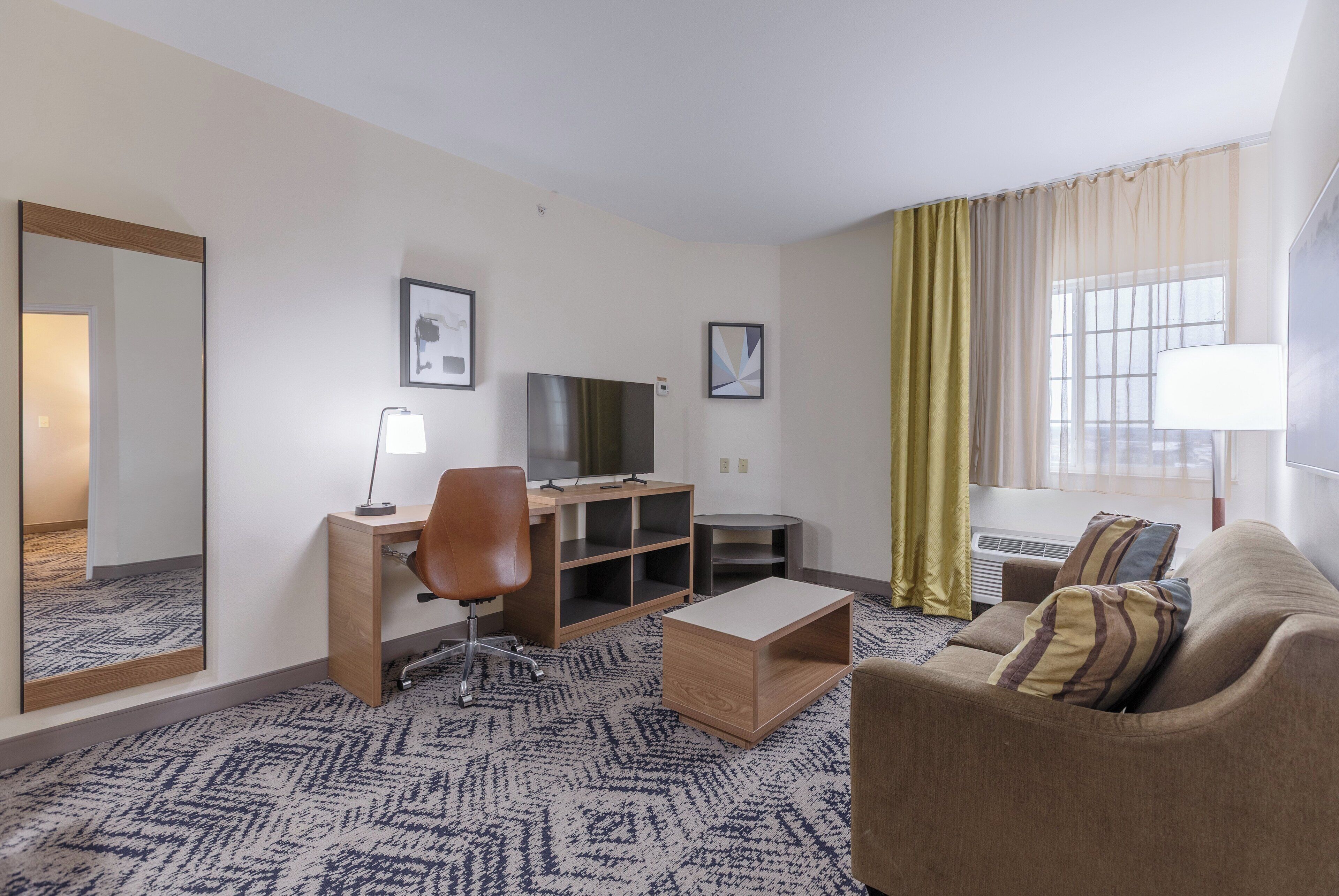 舒適加層、書桌、筆電工作空間、遮光布/窗簾