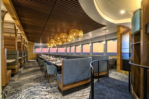 Breakfast, lunch, dinner served; ocean views