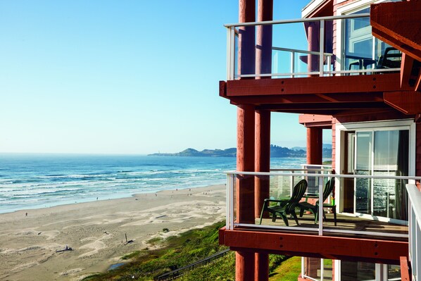 Limited Edition King Spa Top Floor Balcony (No Pets Allowed) | View from property - Hallmark Resort - Newport (Newport)