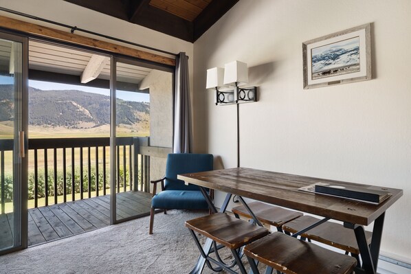 In-room safe, bed sheets