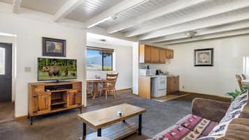 Family Apartment, 1 Bedroom, Kitchen | Living area