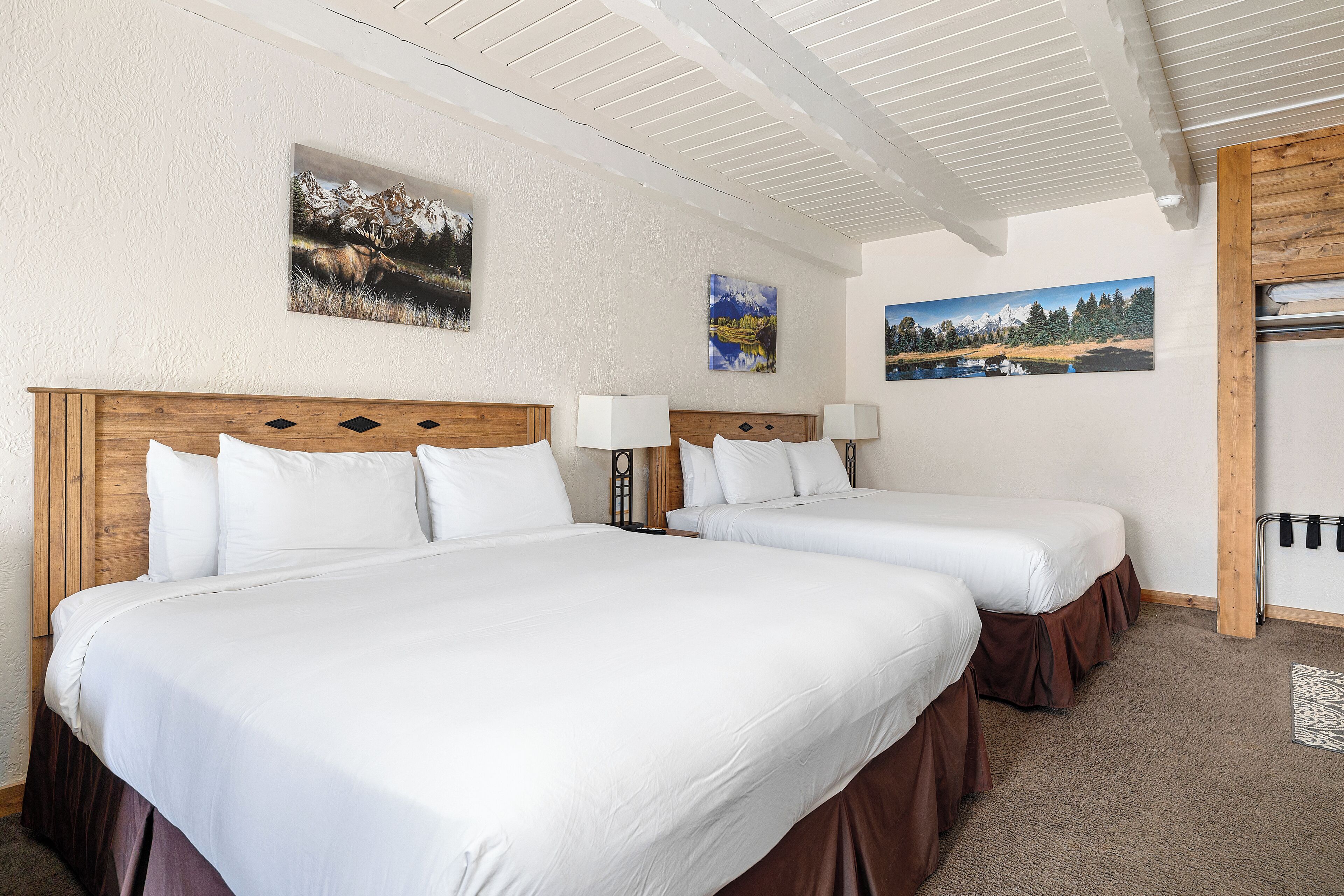 In-room safe, bed sheets