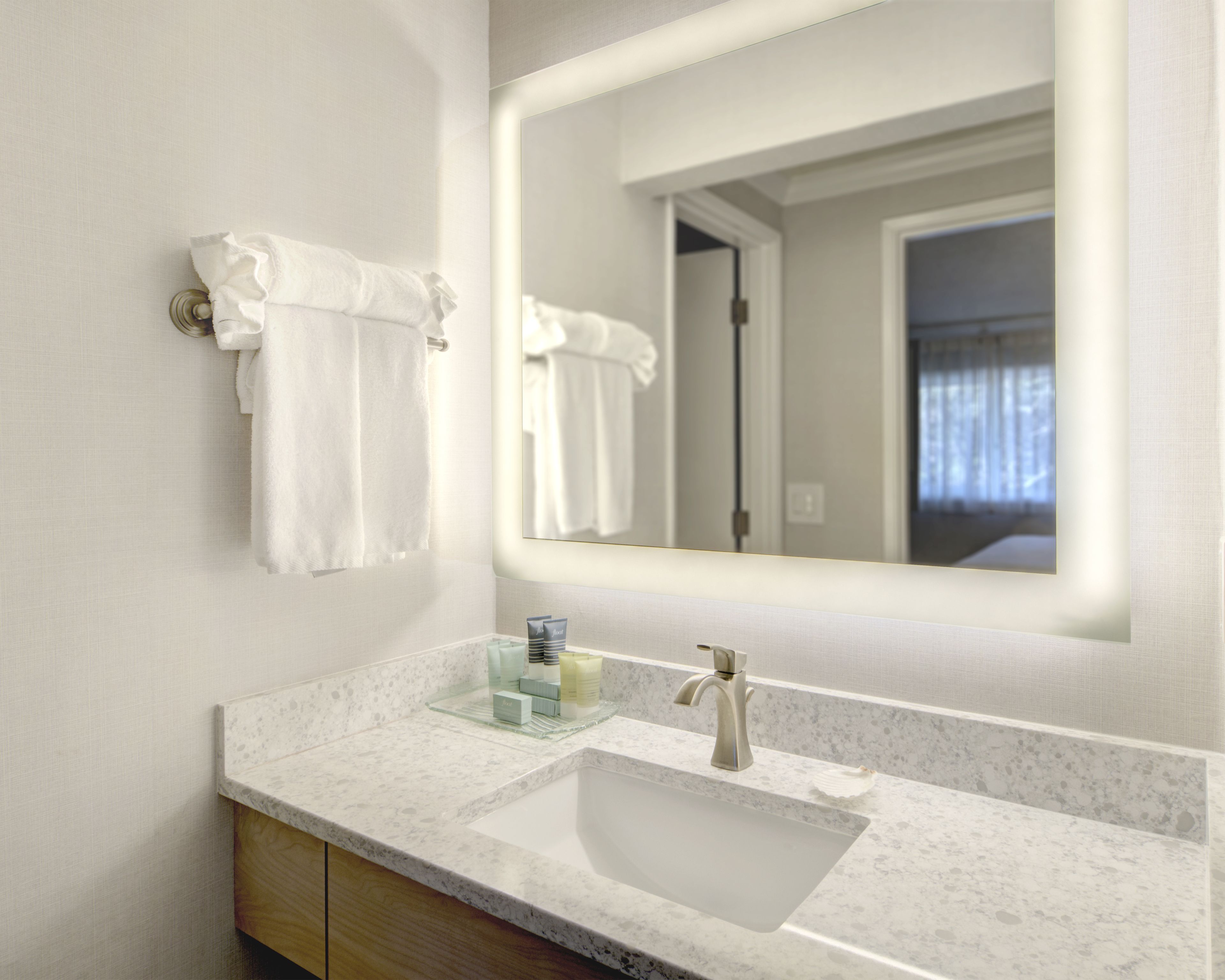 oceanfront 1 bdrm w/kitchen non pet with king/queen sico bed | bathroom | free toiletries, hair dryer, towels, soap