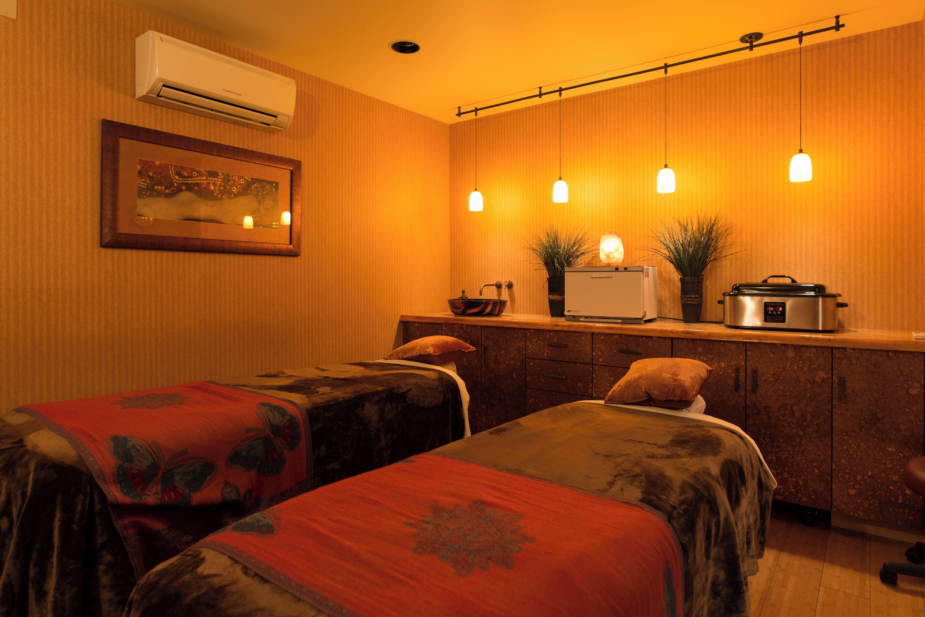 hydrotherapy, hot stone massages, deep-tissue massages, swedish massages